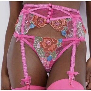 NWT For Love & Lemons Magenta Floral Button & Lace Hook Garter Belt - XXS
